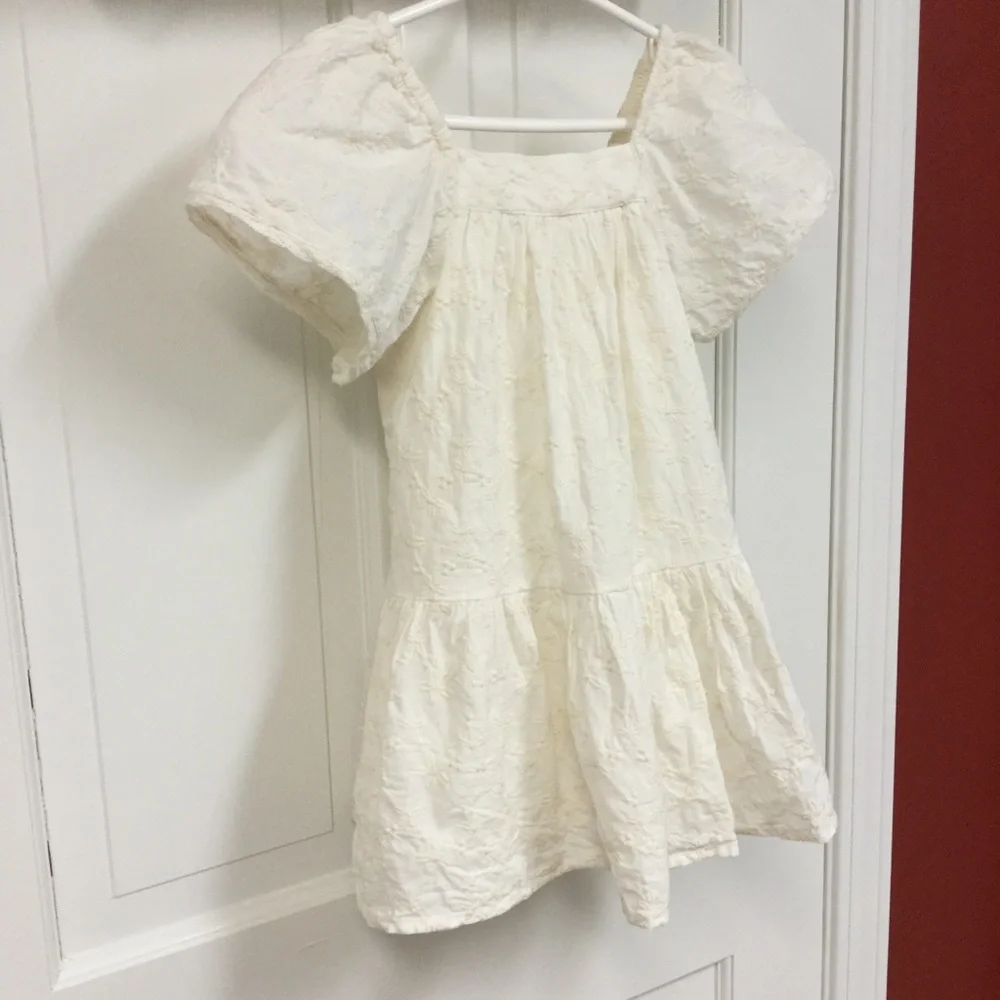 ZARA sz 2 - 3 Yrs Dress Tone on Tone Short Sleeves Square Neck Embroidery Cream